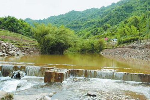 宜宾关闭1800余家土法造纸厂&nbsp;山更青水更绿！(图1)