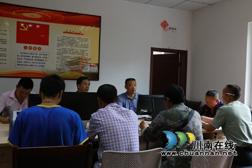 泸州国家高新区组织赴群英村开展脱贫攻坚工作(图3)