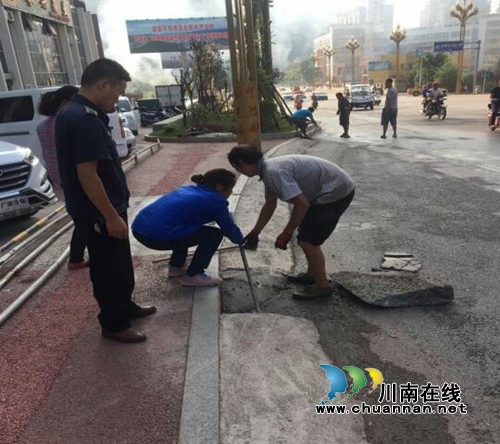 古蔺县住建局拆除水泥斜坡还路于民(图1) 古蔺县住建局拆除水泥斜坡还路于民(图1)