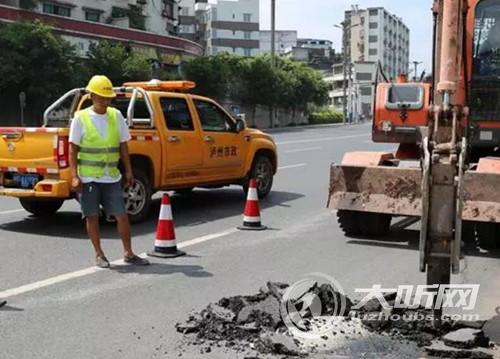 泸州将升级改造主城区2200余窖井 8月底完工(图1) 泸州将升级改造主城区2200余窖井 8月底完工(图1)