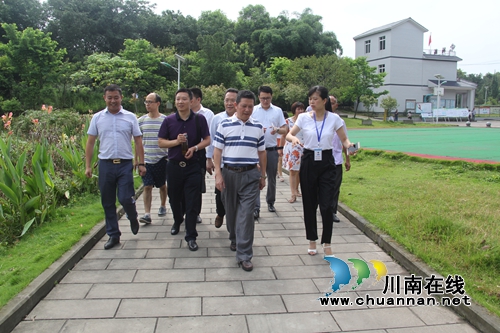 泸县云龙镇接受健康城市创建市级验收(图6) 泸县云龙镇接受健康城市创建市级验收(图6)