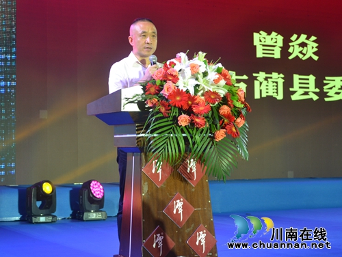 4万!容中尔甲和海鸣威联合签名潭酒拍出高价(图2) 4万!容中尔甲和海鸣威联合签名潭酒拍出高价(图2)