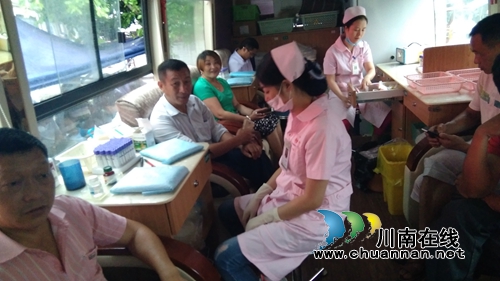 宜宾南溪区汪家镇积极开展义务献血活动(图2) 宜宾南溪区汪家镇积极开展义务献血活动(图2)