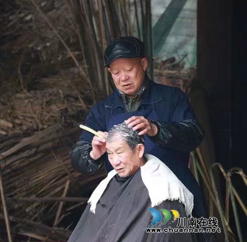 李定林:想起乡间赶场来(图2) 李定林:想起乡间赶场来(图2)