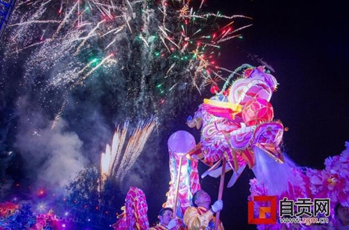 自贡彩灯点亮千年古城&nbsp;松潘第二届花灯会启幕(图6)