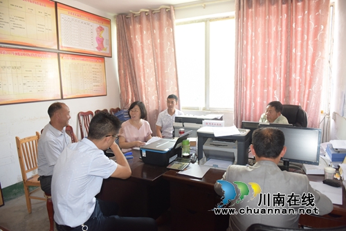 叙永县教育局赠送万元“利器”助力脱贫攻坚(图1) 叙永县教育局赠送万元“利器”助力脱贫攻坚(图1)