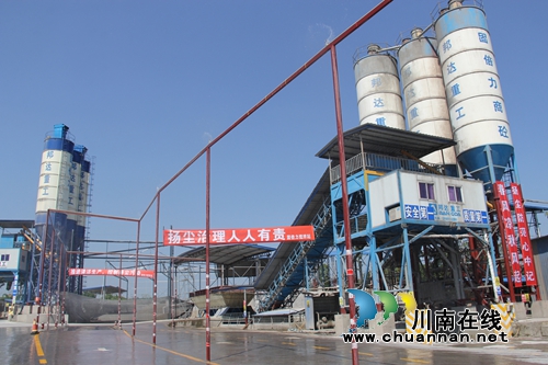 杨怀清到泸县云龙镇督导环保工作(图4) 杨怀清到泸县云龙镇督导环保工作(图4)