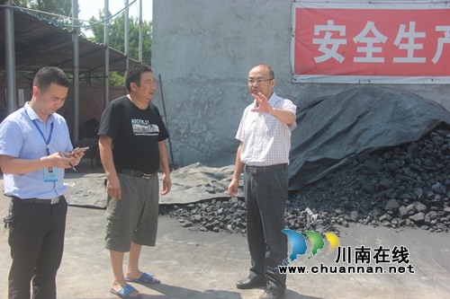 泸县百和镇党委书记暗访环保问题整治工作(图1)