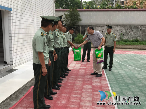 泸县石桥镇开展庆“八一”系列活动(图2)