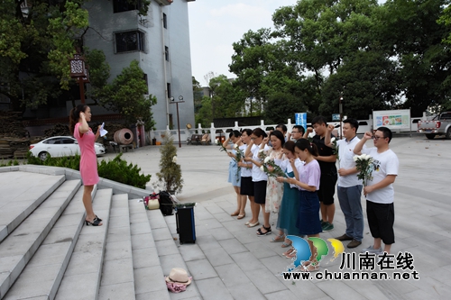 川南临港片区行政审批局：党员干部革命烈士纪念碑前表决心(图4)