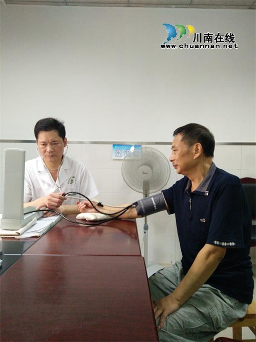 纳溪区安富社区卫生服务中心“三结合”抓实防控(图1)