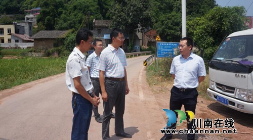 泸县县委副书记张学彬到立石镇开展环保工作督查(图1) 泸县县委副书记张学彬到立石镇开展环保工作督查(图1)