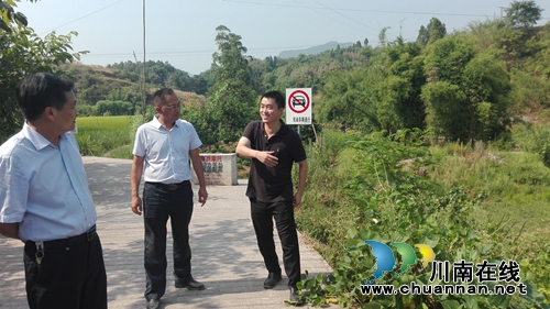 合江县纪委书记督导合江县合龙溪河流整治情况(图1) 合江县纪委书记督导合江县合龙溪河流整治情况(图1)