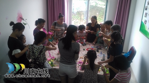 江阳区大山坪三道桥社区廉洁手工制作活动(图2) 江阳区大山坪三道桥社区廉洁手工制作活动(图2)