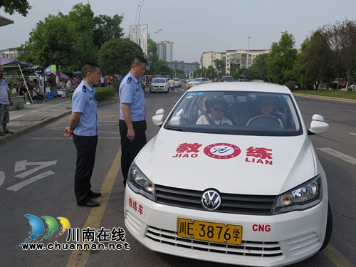 泸县交警督导检查科目三教练适应性训练(图2)