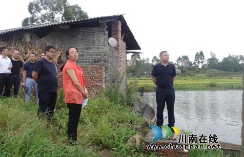 泸县政法委书记李盛春到潮河镇督查社会治理工作(图2)