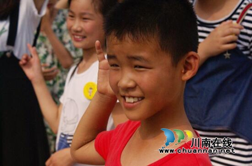 南京工程学院志愿者走向留守儿童：爱与陪伴，一路“童“行(图1)