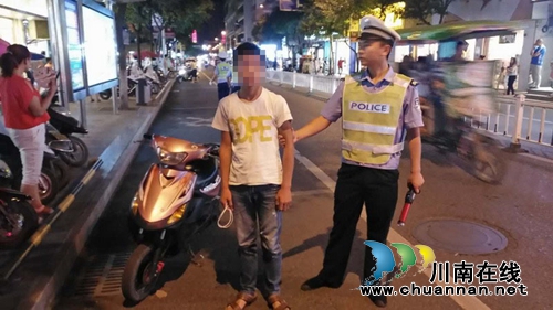 宜宾市筠连交警大队夜查酒驾不懈怠