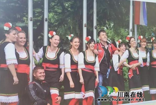 陈大刚:玫瑰,玫瑰,我爱你 ——写在卡赞勒克玫瑰节(图4) 陈大刚:玫瑰,玫瑰,我爱你 ——写在卡赞勒克玫瑰节(图4)