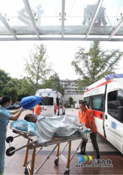 西南医大中医院:24小时急诊构筑生命线(图5) 西南医大中医院:24小时急诊构筑生命线(图5)
