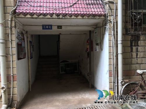 私占楼道占据公共空间&nbsp;红星街道拆除221处违建(图1)