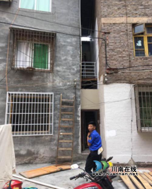古蔺县住建局“严打违建”进行中(图3) 古蔺县住建局“严打违建”进行中(图3)
