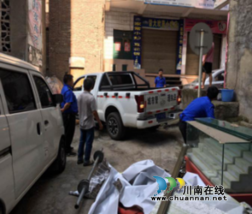 古蔺县住建局“严打违建”进行中(图1) 古蔺县住建局“严打违建”进行中(图1)