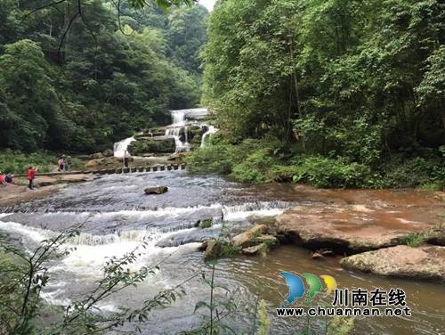 杨雪:隐者最思此山中(名家作品欣赏)(图2) 杨雪:隐者最思此山中(名家作品欣赏)(图2)