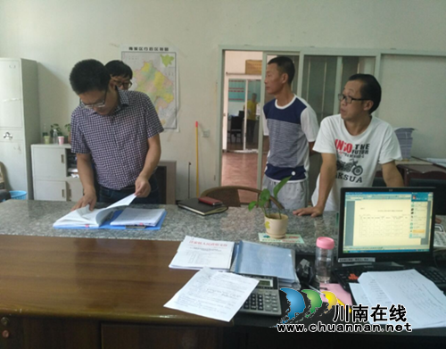 宜宾南溪区农业局到汪家镇督查秸秆禁烧工作(图1) 宜宾南溪区农业局到汪家镇督查秸秆禁烧工作(图1)
