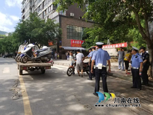 古蔺县: 整治市容秩序 迎接“省卫”复检(图1) 古蔺县: 整治市容秩序 迎接“省卫”复检(图1)