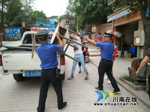 古蔺县: 整治市容秩序 迎接“省卫”复检(图3) 古蔺县: 整治市容秩序 迎接“省卫”复检(图3)