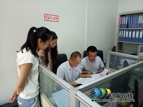 泸州市纳溪区棉花坡镇:迎接检查全民参保登记工作(图1) 泸州市纳溪区棉花坡镇:迎接检查全民参保登记工作(图1)