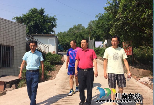 泸县政法委书记李盛春到立石镇开展环保督查工作(图1) 泸县政法委书记李盛春到立石镇开展环保督查工作(图1)