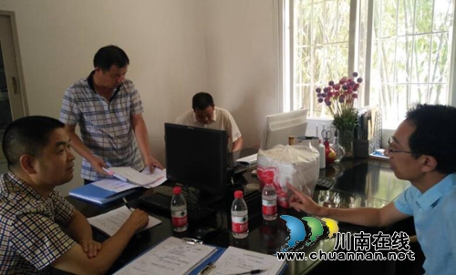 泸县安全生产检查组到立石镇开展企业安全检查(图1)