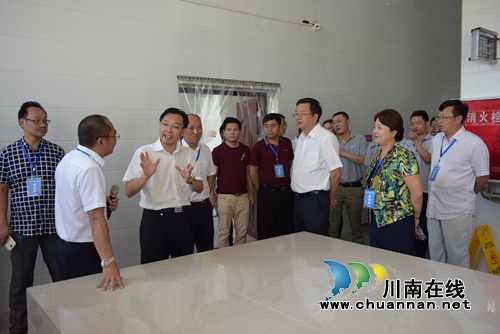 四川“全面改薄”工作现场会在叙永召开(图6) 四川“全面改薄”工作现场会在叙永召开(图6)