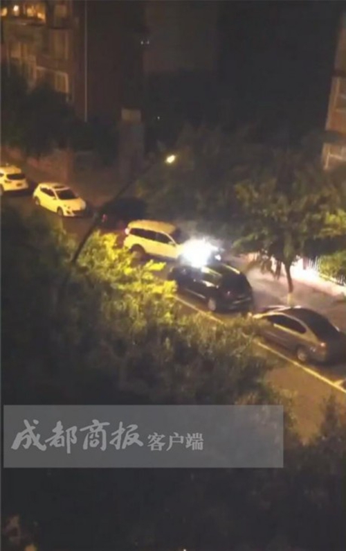 宜宾男因感情纠纷 刺伤妻子岳母开车撞伤2人(图4) 宜宾男因感情纠纷 刺伤妻子岳母开车撞伤2人(图4)