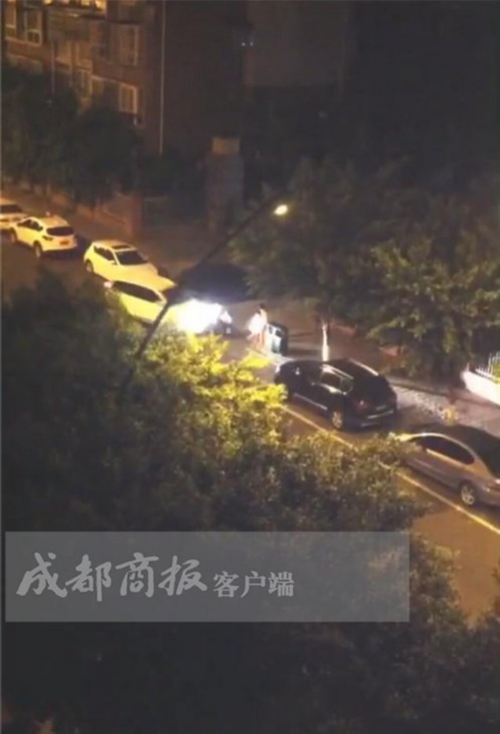 宜宾男因感情纠纷 刺伤妻子岳母开车撞伤2人(图2) 宜宾男因感情纠纷 刺伤妻子岳母开车撞伤2人(图2)