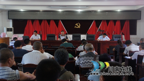 杜作文到泸县立石镇主持召开群众环保信访问题紧急工作会(图1) 杜作文到泸县立石镇主持召开群众环保信访问题紧急工作会(图1)