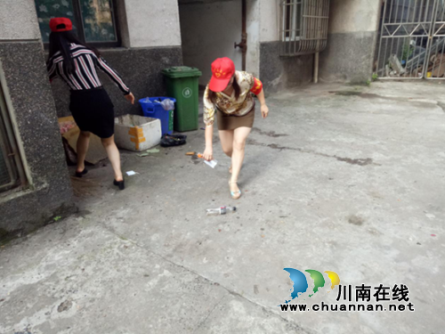 泸州十二中:“五带头”先锋行动掀全民创文热潮(图5) 泸州十二中:“五带头”先锋行动掀全民创文热潮(图5)