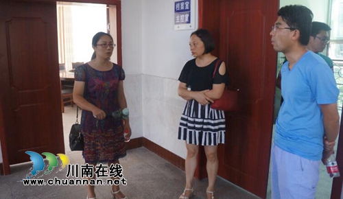 泸县县委宣传部到立石镇开展四礼新风作督查(图1) 泸县县委宣传部到立石镇开展四礼新风作督查(图1)