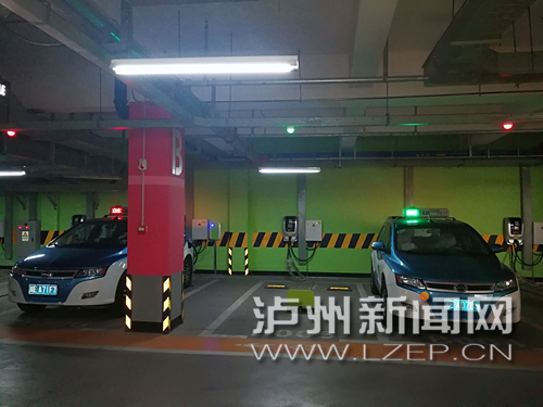 泸州龙驰路停车场充电桩投用&nbsp;每车一天充两次(图2)