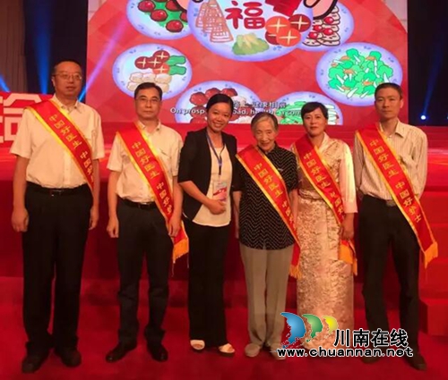 孙同郊入选“中国好医生中国好护士”7月人物(图8) 孙同郊入选“中国好医生中国好护士”7月人物(图8)