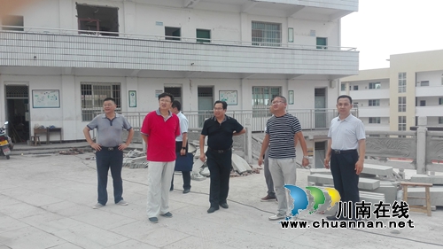 泸州市教育局局长黄辉检查合江虎头镇中心校开学工作(图5)