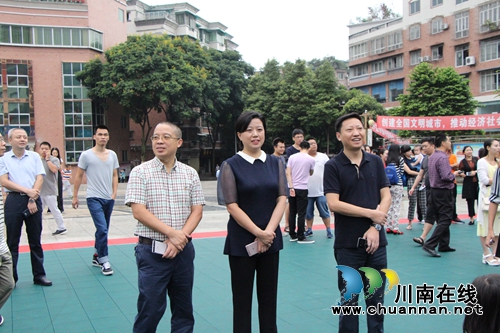 “电台主播进社区”创文专场演出活动在红星街道举行(图2)