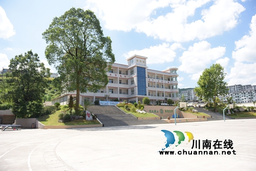 叙永:精准改薄补短板 贫困县也要办大教育(图4) 叙永:精准改薄补短板 贫困县也要办大教育(图4)