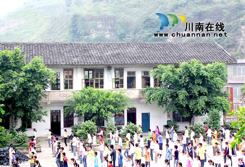 叙永:精准改薄补短板 贫困县也要办大教育(图5) 叙永:精准改薄补短板 贫困县也要办大教育(图5)