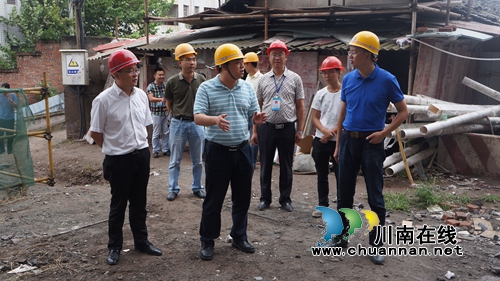 李盛春率队到泸县立石镇开展教师节慰问