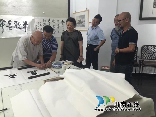 四川省文联新文艺组织课题研究组赴泸州调研(图1) 四川省文联新文艺组织课题研究组赴泸州调研(图1)
