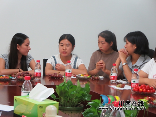 叙永重庆联手:扶贫济困显真情 捐资助学促成长(图4) 叙永重庆联手:扶贫济困显真情 捐资助学促成长(图4)