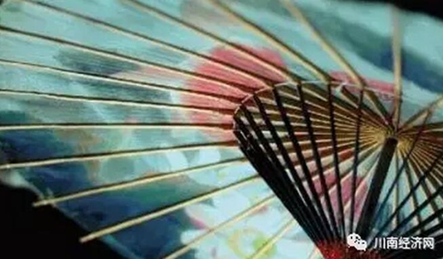 泸州分水油纸伞:储蓄美仑美奂的乡愁(图3) 泸州分水油纸伞:储蓄美仑美奂的乡愁(图3)